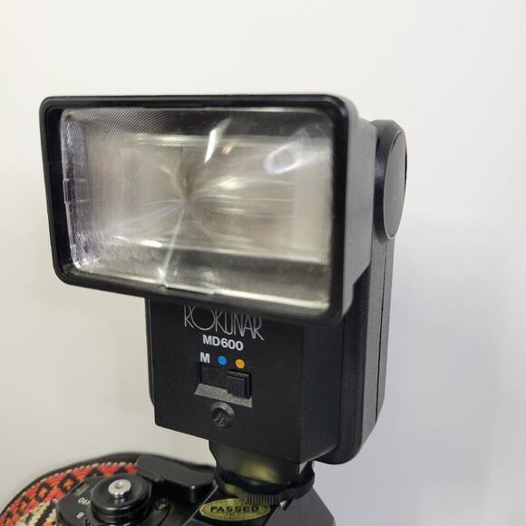 Nikon EM 35mm SLR Film Camera Lot Tamron LENS 70-210 And 28-70mm Rokunar Flash - Picture 5 of 10